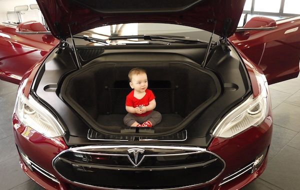 Tesla define the new word - front trunk - in electric car